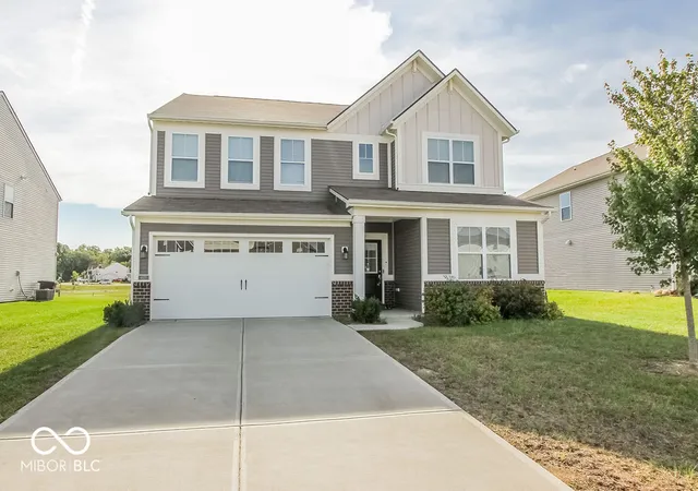 Photo 3 of Single family home for sale at 9575 Crossfield Rd, Avon, IN 46123 | MLS# 22126313 | Listing updated on 2026-10-04