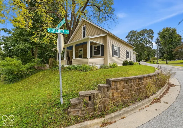 Photo 1 of Single family home for sale at 1519 W Wabash Ave, Crawfordsville, IN 47933 | MLS# 22126337 | Listing updated on 2026-10-02