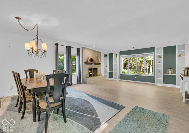 Photo 4 of Single family home for sale at 1042 N Farmington Dr, Crawfordsville, IN 47933 | MLS# 22126342 | Listing updated on 2026-10-27