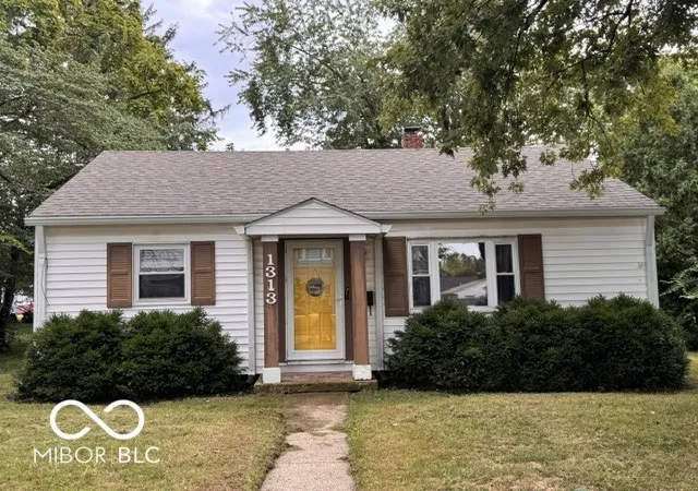Single family home for sale at 1313 Monument St, Noblesville, IN 46060 | MLS# 22126346