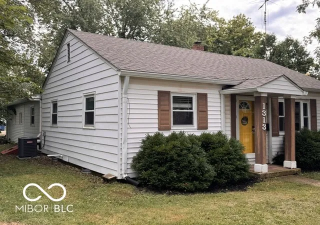 Photo 2 of Single family home for sale at 1313 Monument St, Noblesville, IN 46060 | MLS# 22126346 | Listing updated on 2026-09-21