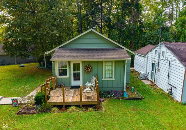 Photo 2 of Single family home for sale at 164 W Eddleman Dr, Nineveh, IN 46164 | MLS# 22126348 | Listing updated on 2026-10-05