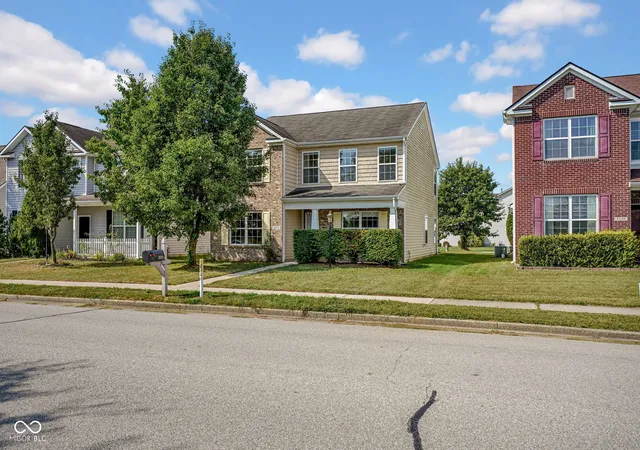 Photo 1 of Single family home for sale at 3370 Shadow Crk Blvd, Columbus, IN 47201 | MLS# 22126350 | Listing updated on 2026-09-22