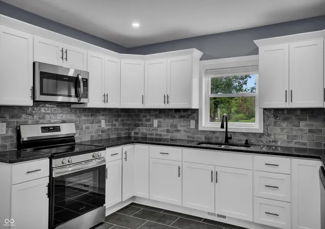 Photo 4 of Single family home for sale at 6850 N Base Rd, North Vernon, IN 47265 | MLS# 22126365 | Listing updated on 2026-09-16
