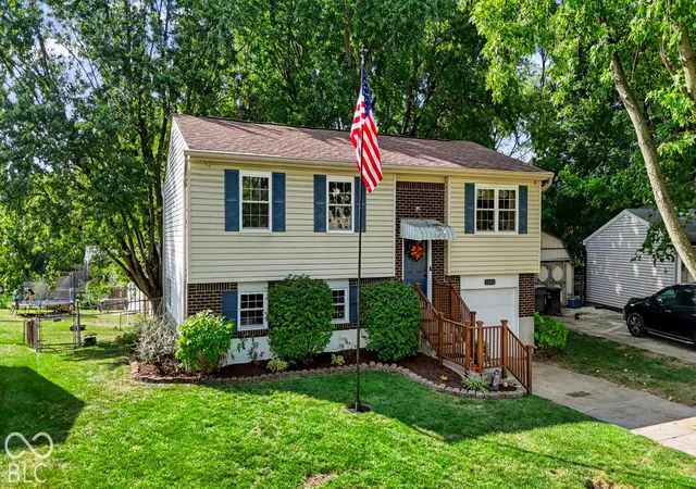 Photo 1 of Single family home for sale at 5556 Meckes Ln, Indianapolis, IN 46237 | MLS# 22126369 | Listing updated on 2026-10-06