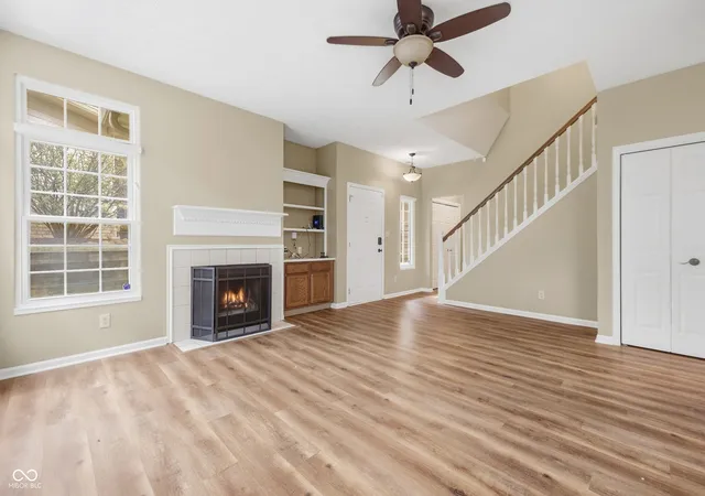 Photo 3 of Sale Pending at 1009 Evening Shade Ln, Beech Grove, IN 46107 | MLS# 22126390 | Listing updated on 2026-09-29