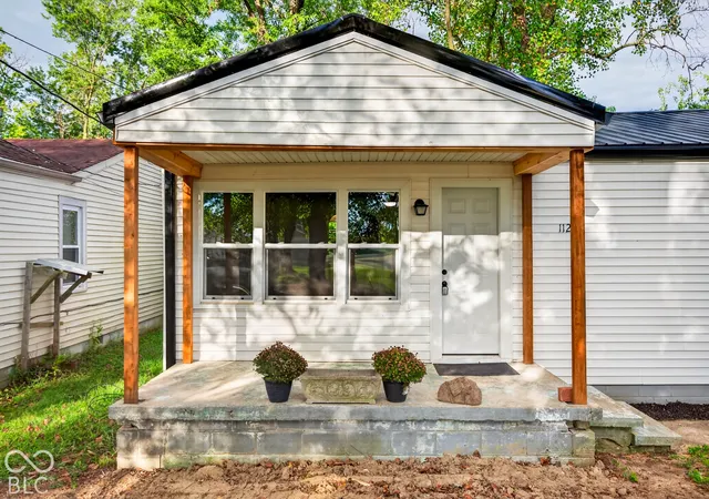 Photo 2 of Single family home for sale at 1123 N Obrien St, Seymour, IN 47274 | MLS# 22126411 | Listing updated on 2026-09-26