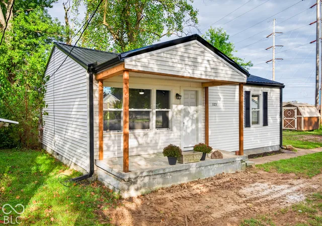 Photo 3 of Single family home for sale at 1123 N Obrien St, Seymour, IN 47274 | MLS# 22126411 | Listing updated on 2026-09-26