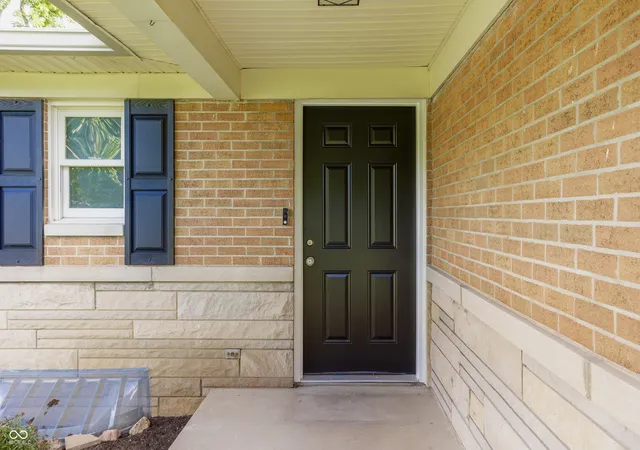 Photo 4 of Single family home for sale at 4806 Staughton Dr, Indianapolis, IN 46226 | MLS# 22126428 | Listing updated on 2026-10-01