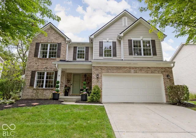 Photo 3 of Single family home for sale at 724 Bloor Woods Ct, Zionsville, IN 46077 | MLS# 22126430 | Listing updated on 2026-09-24