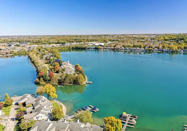 Photo 4 of Condo for sale at 7869 Clearwater Pkwy, Indianapolis, IN 46240 | MLS# 22126435 | Listing updated on 2026-10-23