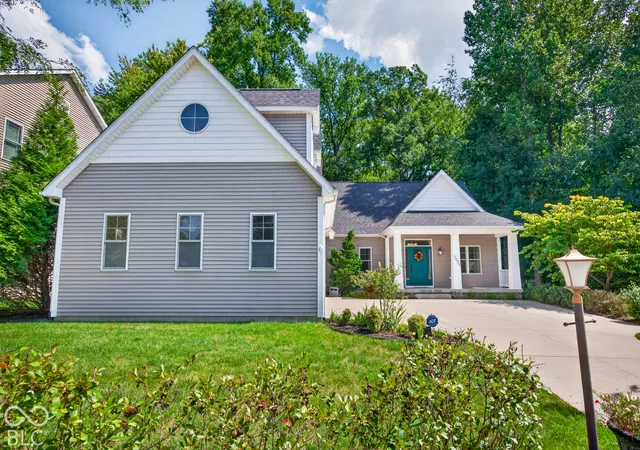 Photo 2 of Single family home for sale at 5600 Treeline Dr, Columbus, IN 47201 | MLS# 22126455 | Listing updated on 2026-10-01