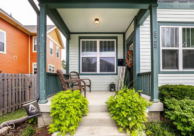 Photo 2 of Single family home for sale at 825 Jefferson Ave, Indianapolis, IN 46201 | MLS# 22126464 | Listing updated on 2026-10-06