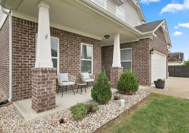 Photo 1 of Single family home for sale at 621 Appaloosa Dr, Bargersville, IN 46106 | MLS# 22126472 | Listing updated on 2026-09-25