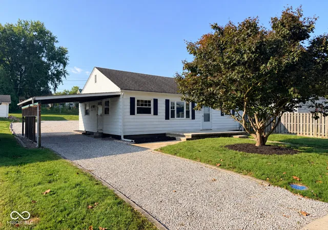 Photo 3 of Sale Pending at 1105 Lane Ave, Crawfordsville, IN 47933 | MLS# 22126474 | Listing updated on 2026-09-21