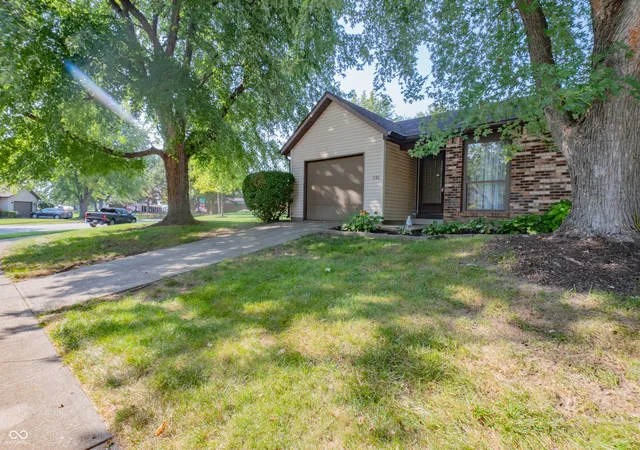 Photo 2 of Sale Pending at 510 Monte Vista Dr, Greenwood, IN 46143 | MLS# 22126475 | Listing updated on 2026-09-23