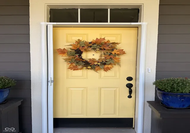 Photo 2 of Single family home for sale at 6781 Linden Woods Dr, Avon, IN 46123 | MLS# 22126479 | Listing updated on 2026-09-18