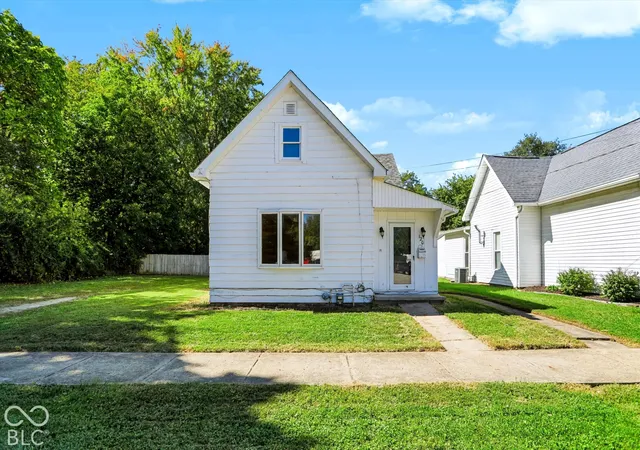 Photo 2 of Single family home for sale at 120 S Brandywine St, Greenfield, IN 46140 | MLS# 22126486 | Listing updated on 2026-10-06