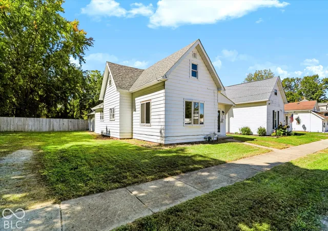 Photo 3 of Single family home for sale at 120 S Brandywine St, Greenfield, IN 46140 | MLS# 22126486 | Listing updated on 2026-10-06