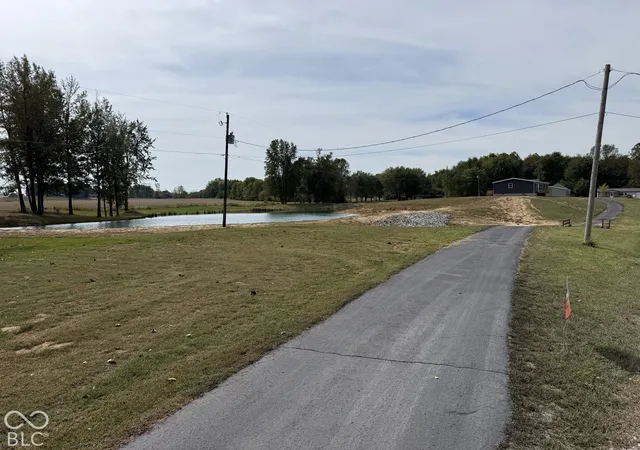Photo 2 of Manufactured home for sale at 5954 N Us Hwy 31, Seymour, IN 47274 | MLS# 22126492 | Listing updated on 2026-10-02