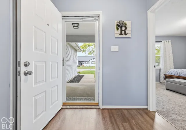 Photo 4 of Single family home for sale at 208 Fountain Lake Dr S, Shelbyville, IN 46176 | MLS# 22126495 | Listing updated on 2026-10-06
