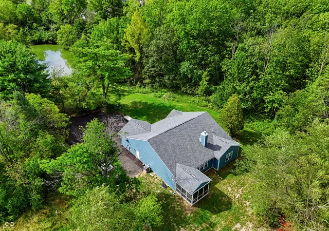Photo 3 of Sale Pending at 8490 E 100 South, Zionsville, IN 46077 | MLS# 22126513 | Listing updated on 2026-09-21