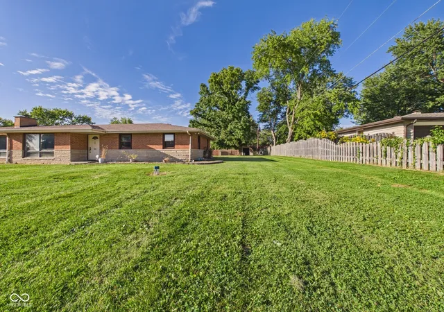Photo 3 of Single family home for sale at 168 E Benton St, Alexandria, IN 46001 | MLS# 22126516 | Listing updated on 2026-10-02
