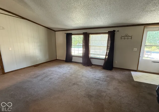 Photo 2 of Single family home for sale at 4663 Breckenridge, Columbus, IN 47203 | MLS# 22126517 | Listing updated on 2026-10-06