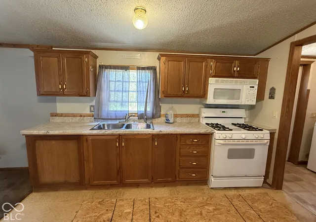 Photo 4 of Single family home for sale at 4663 Breckenridge, Columbus, IN 47203 | MLS# 22126517 | Listing updated on 2026-10-06