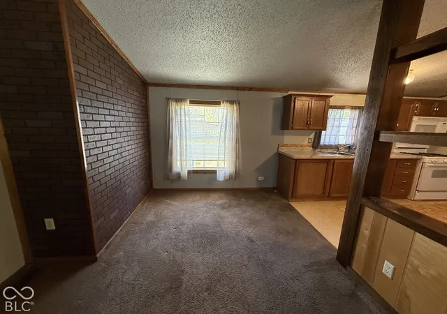 Photo 3 of Single family home for sale at 4663 Breckenridge, Columbus, IN 47203 | MLS# 22126517 | Listing updated on 2026-10-06