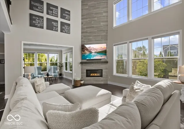 Photo 3 of Sale Pending at 4751 Stanton Ct, Zionsville, IN 46077 | MLS# 22126525 | Listing updated on 2026-09-22
