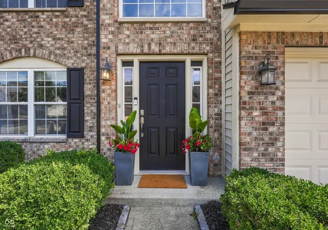 Photo 3 of Single family home for sale at 8017 Branch Crk Dr, Indianapolis, IN 46268 | MLS# 22126530 | Listing updated on 2026-10-01