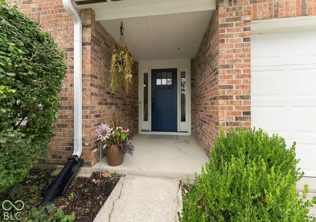 Photo 3 of Sale Pending at 8219 Castle Ridge, Indianapolis, IN 46256 | MLS# 22126547 | Listing updated on 2026-09-29