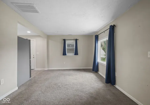 Photo 4 of Single family home for sale at 220 E 29th Street, Anderson, IN 46016 | MLS# 22126548 | Listing updated on 2026-09-22