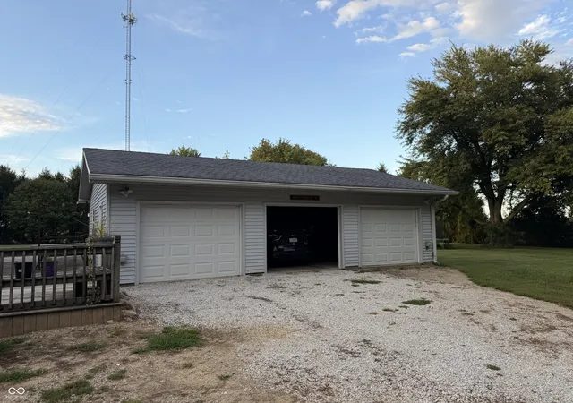 Photo 3 of Single family home for sale at 3789 S County Rd 800 W, Frankfort, IN 46041 | MLS# 22126556 | Listing updated on 2026-09-20