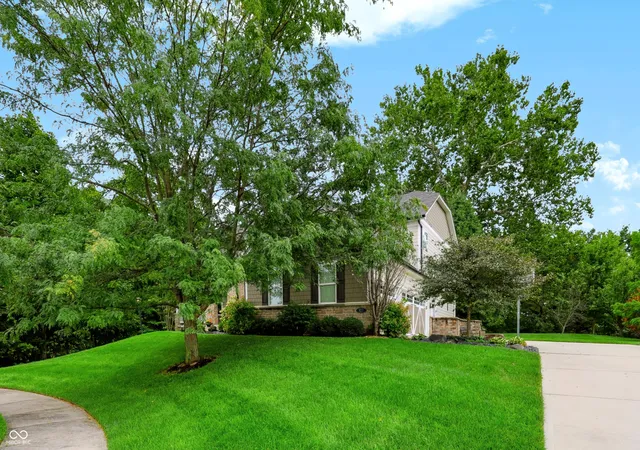 Photo 2 of Single family home for sale at 927 Racetime Rd, Westfield, IN 46074 | MLS# 22126557 | Listing updated on 2026-09-22