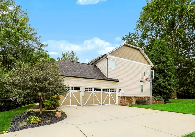 Photo 3 of Single family home for sale at 927 Racetime Rd, Westfield, IN 46074 | MLS# 22126557 | Listing updated on 2026-09-22