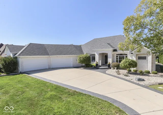 Photo 3 of Mansion for sale at 4968 Benthaven Ct, Bargersville, IN 46106 | MLS# 22126558 | Listing updated on 2026-09-29