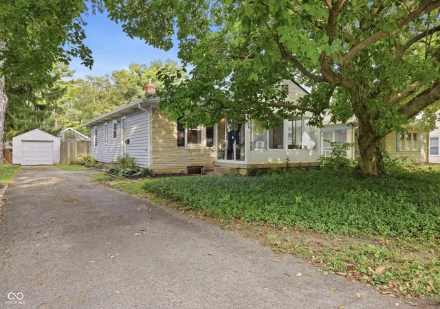 Photo 1 of Sale Pending at 5854 Rosslyn Ave, Indianapolis, IN 46220 | MLS# 22126567 | Listing updated on 2026-09-19