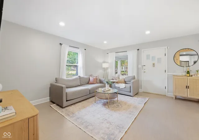 Photo 2 of Sale Pending at 5854 Rosslyn Ave, Indianapolis, IN 46220 | MLS# 22126567 | Listing updated on 2026-09-19