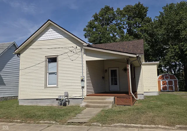 Photo 1 of Single family home for sale at 324 W Locust St, Shelbyville, IN 46176 | MLS# 22126593 | Listing updated on 2026-09-24