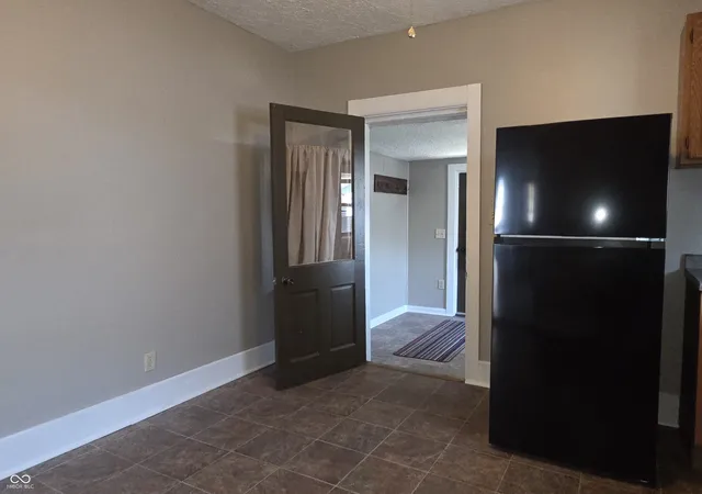 Photo 3 of Single family home for sale at 324 W Locust St, Shelbyville, IN 46176 | MLS# 22126593 | Listing updated on 2026-09-24
