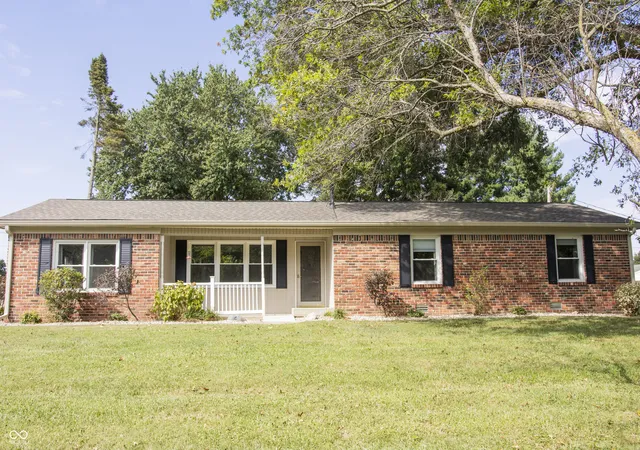 Photo 2 of Single family home for sale at 944 W County Rd 200 N, Danville, IN 46122 | MLS# 22126598 | Listing updated on 2026-10-02