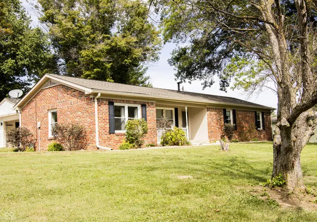 Photo 3 of Single family home for sale at 944 W County Rd 200 N, Danville, IN 46122 | MLS# 22126598 | Listing updated on 2026-10-02