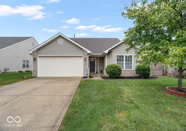 Single family home for sale at 8140 Burnett Blvd, Avon, IN 46123 | MLS# 22126603