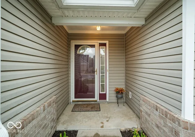 Photo 2 of Single family home for sale at 8140 Burnett Blvd, Avon, IN 46123 | MLS# 22126603 | Listing updated on 2026-09-22