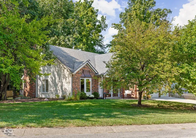 Photo 2 of Sale Pending at 8362 La Habra Ln, Indianapolis, IN 46236 | MLS# 22126620 | Listing updated on 2026-09-21