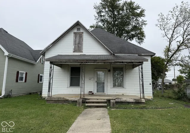 Photo 2 of Single family home for sale at 420 N Sexton St, Rushville, IN 46173 | MLS# 22126622 | Listing updated on 2026-09-23