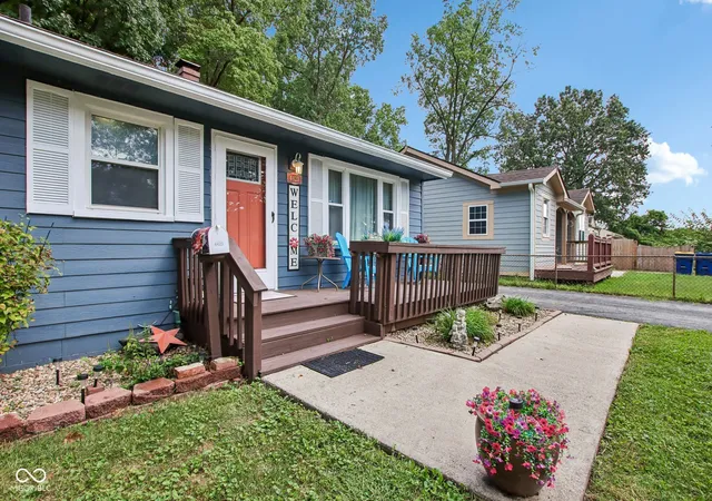 Photo 4 of Sale Pending at 4423 N Mitchner Ave, Indianapolis, IN 46226 | MLS# 22126628 | Listing updated on 2026-09-22
