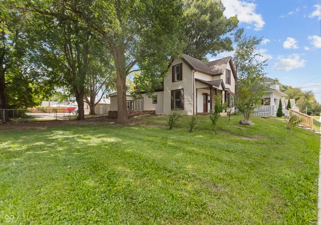 Photo 3 of Single family home for sale at 709 E Main St, Greentown, IN 46936 | MLS# 22126640 | Listing updated on 2026-10-09